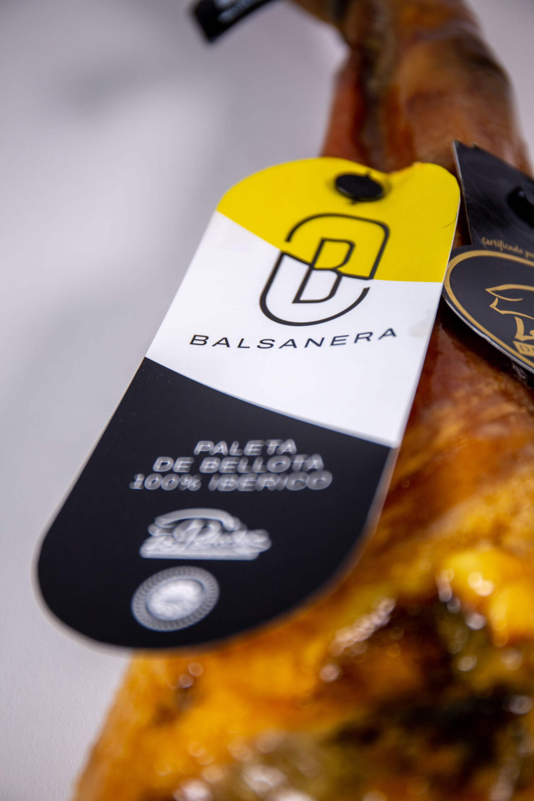 Las deliciosas diferencias entre el Jamón y la Paleta Ibérica de Balsanera